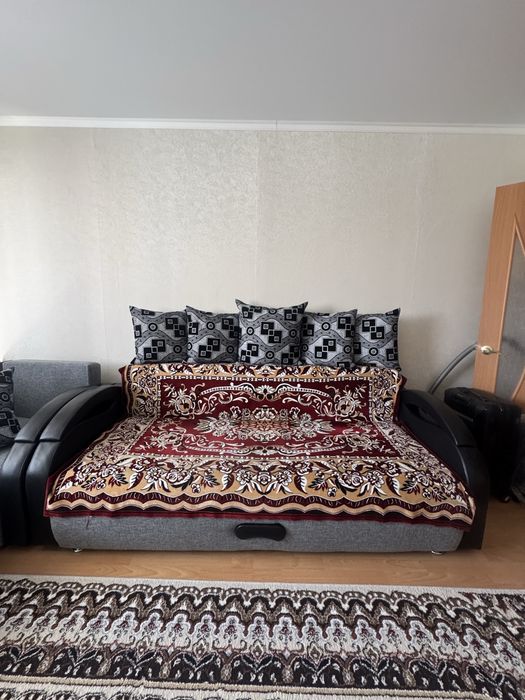 Продам диван с креслом