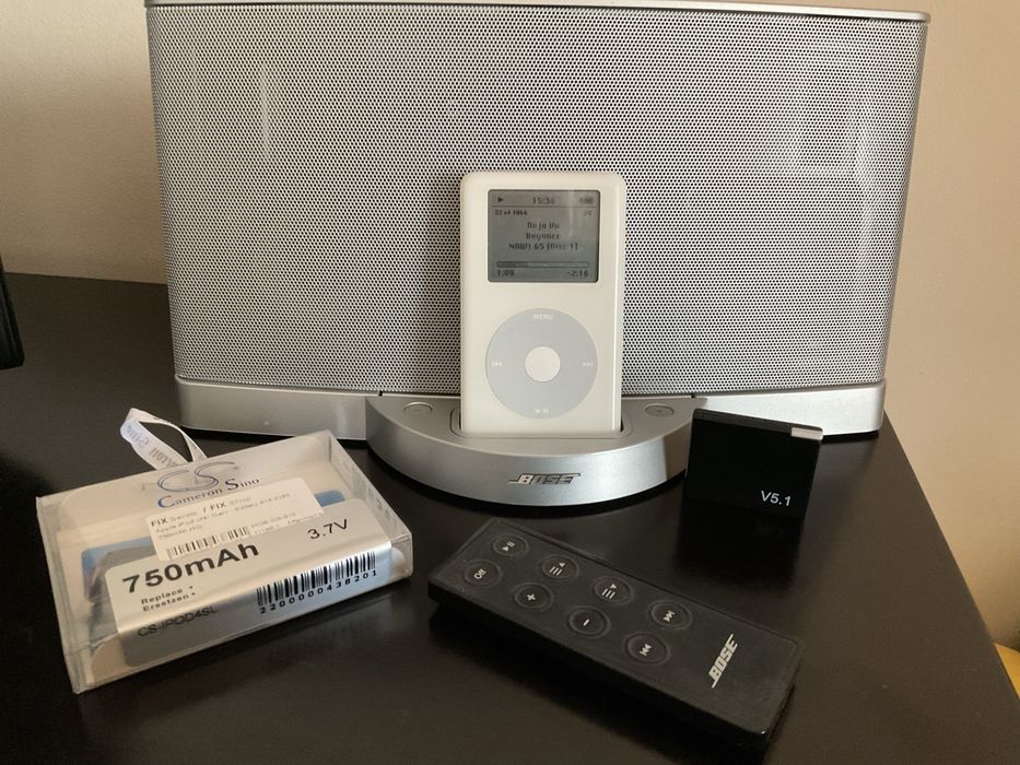 Ipod  gen 4 si Bose Soundock II cu telecomanda