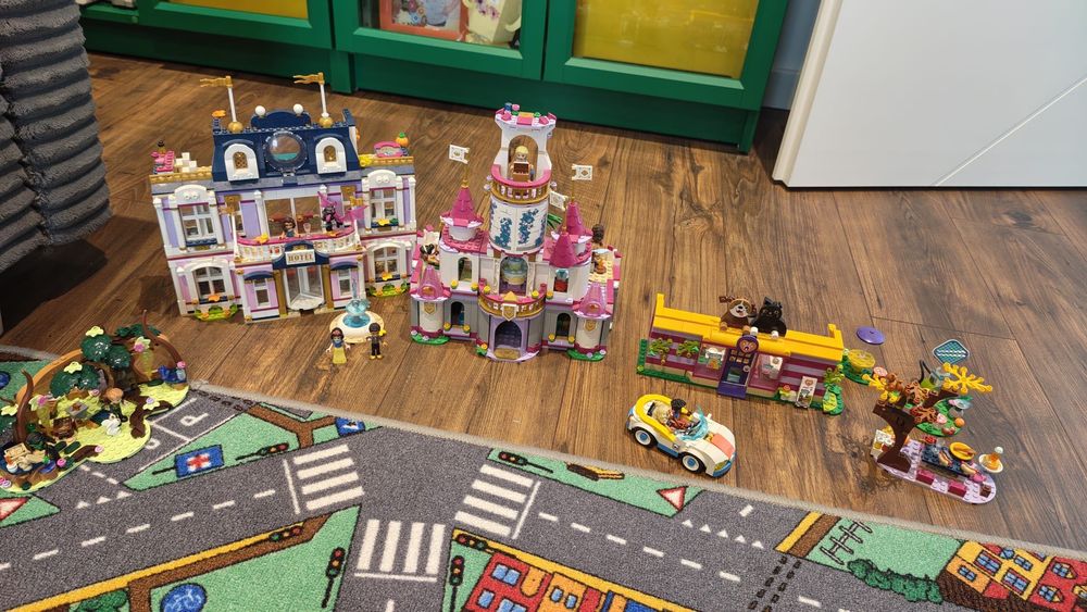Colecție LEGO – Harry Potter,Lord of the rings  Rivendell, Friends, DREAMZzz, Back to the future , Casa Madrigal, Colecție Crăciun