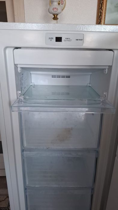 Продам морозильную камеру