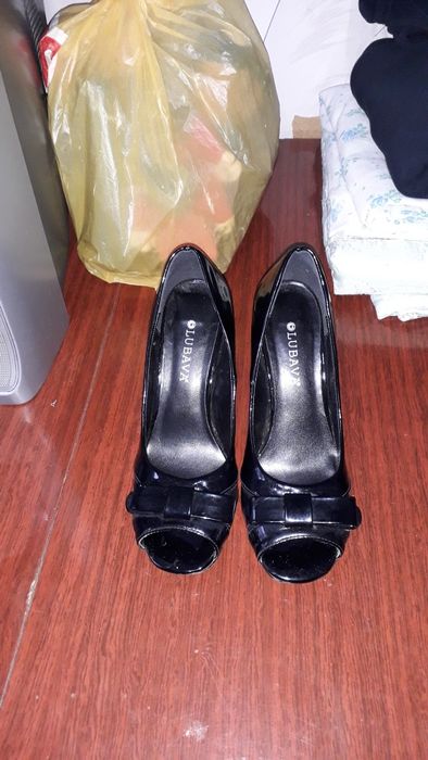 Продам женские  обувь