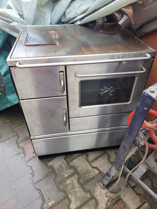 Cuptor /sobă  cu lemne