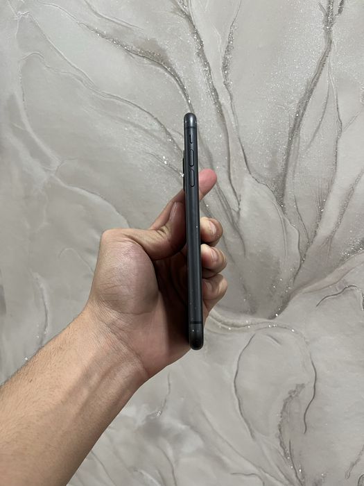 Продам iPhone 11 64gb в идеальном состоянии