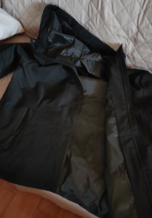 Jachetă cu glugă  nouă, antivant,ploaie.