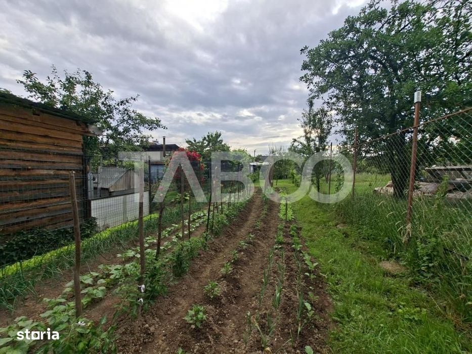 Casa individuala de vanzare in Poplaca -acces auto si strada asfaltata