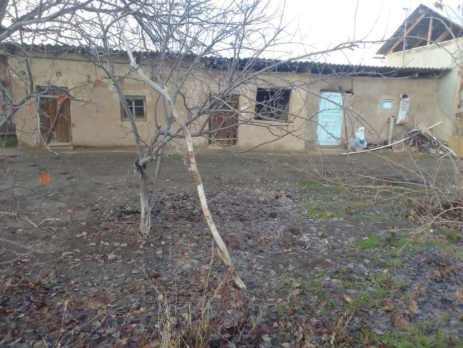 Uchastka sotiladi 3000