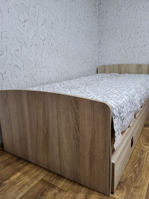 Продаётся кровать односпальная материал МДФ