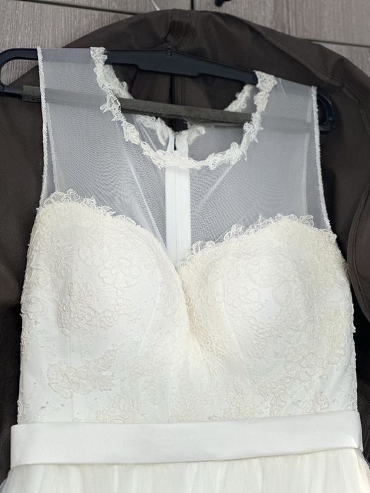 Rochie mireasa ivory