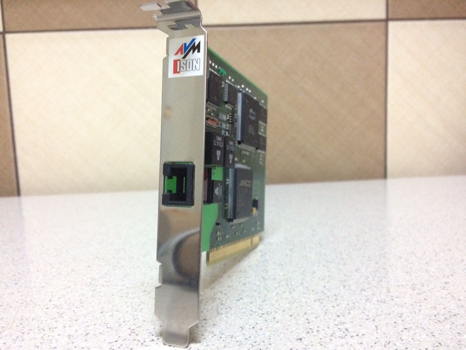 Placa de retea folosita.  Este functionala, dar destinata pt colectie