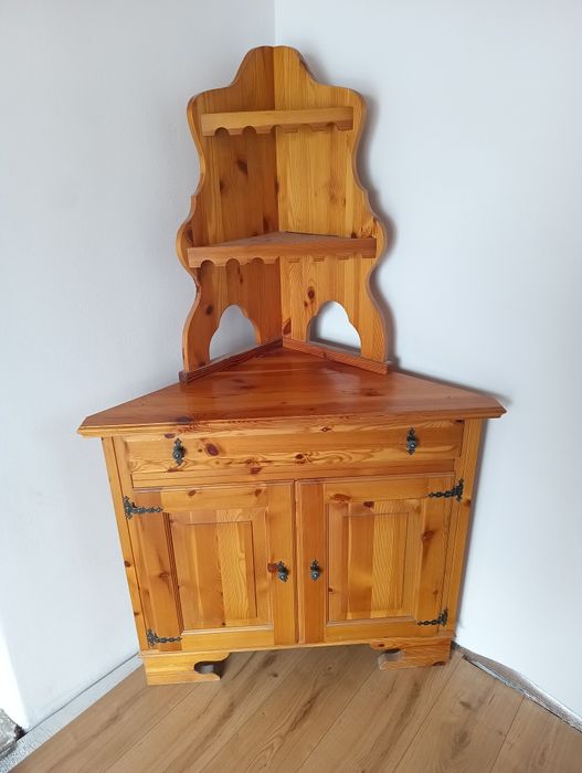 Comodâ de colc din lemn masiv