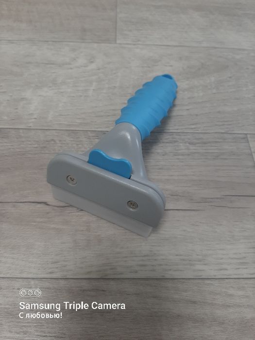 Щётка для вычесывания животных