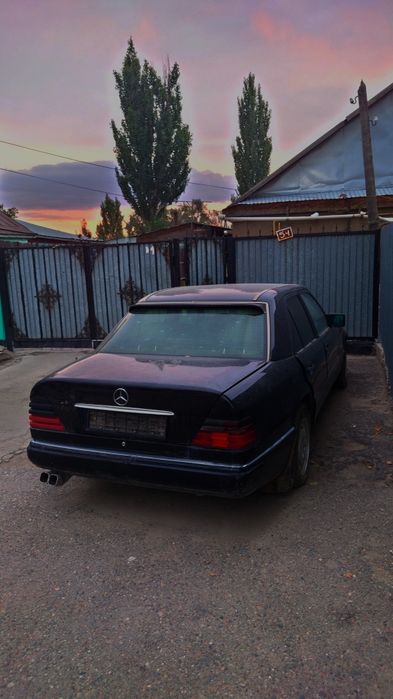 Mercedes Benz w124 e260