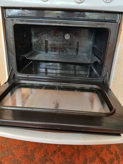 Электроплита с духовкой б/у