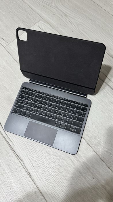 Клавиатура для iPad Pro 11 (M4) 2024
