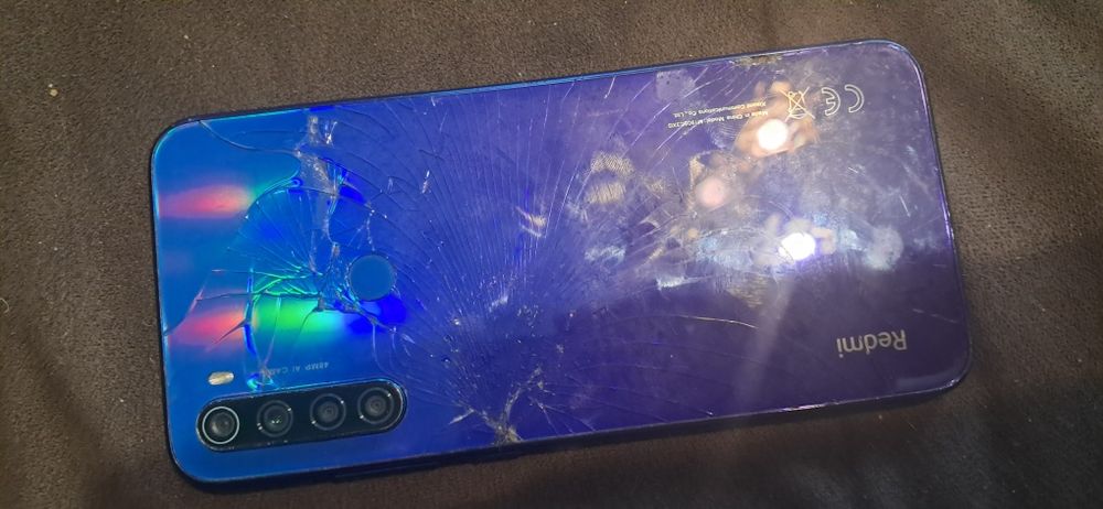 Телефон Xiomi Redmi note 8