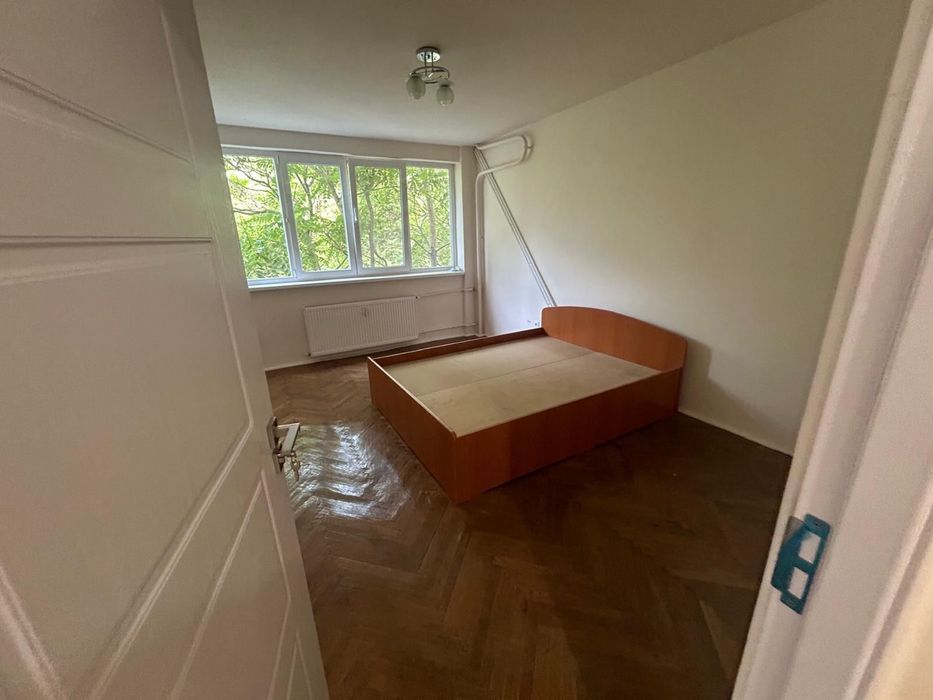 Proprietar, vand Apartament cu 2 camere in zona Piata Sudului