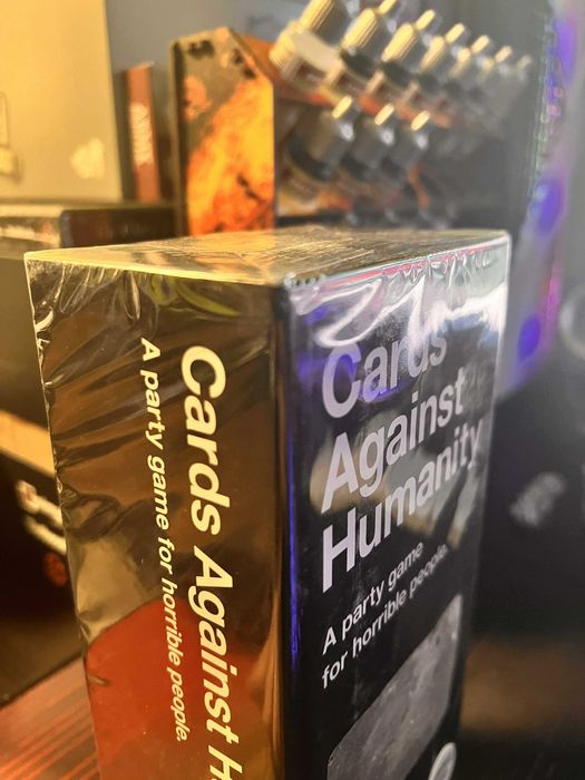 Cards Against Humanity Updated Edition чисто нова!