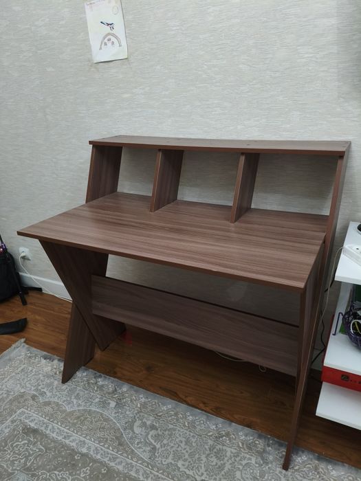 Продам стол для компьютера