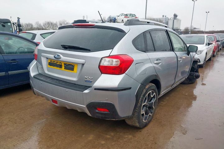 Dezmembrez Subaru XV 1