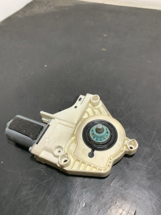 Motoras geam macara stanga fata Audi A6 C6 | 4F0959801D 2005-2010