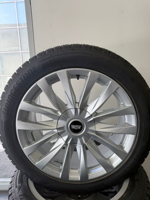 Диски/Шины Cadillac Escalade r22 Bridgestone Blizzak