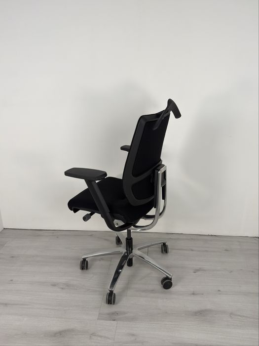 Sedus Swing Up SU-102 с пълна тапицерия черна  и много функции