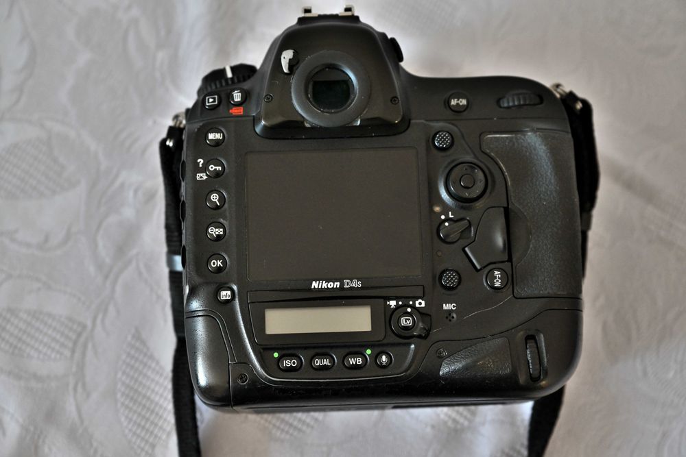 Aparat foto Nikon d4s