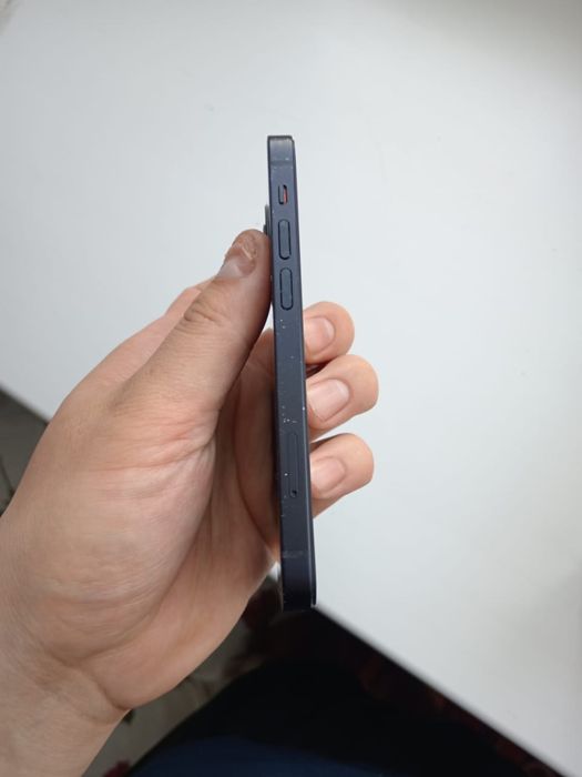 Айфон 12 мини сатылады срочна.