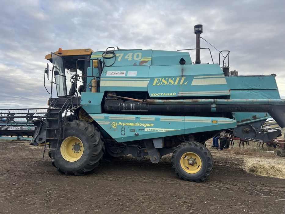 Продам комбайн Есиль-740