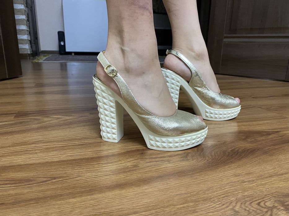 Туфли босоножки 39 размер