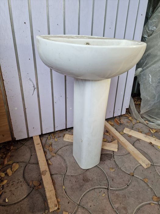 Раковина белая с тюльпаном