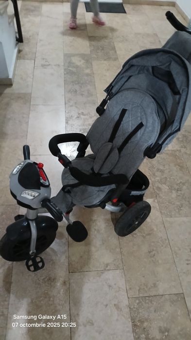 Tricicleta cu lumini si muzica/scaun auto cu isofix