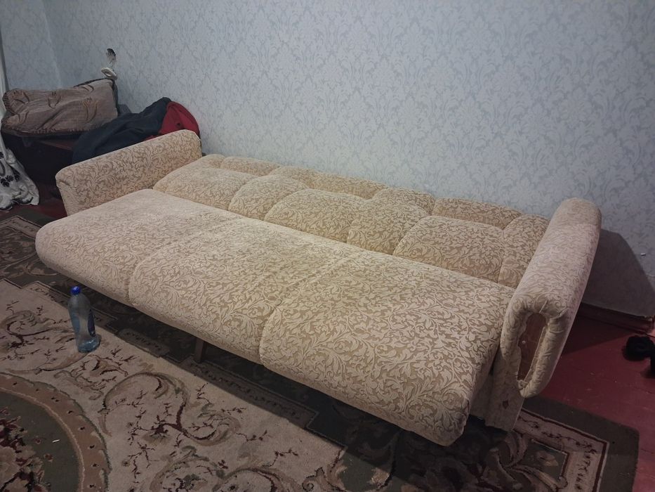 Отдам диван даром