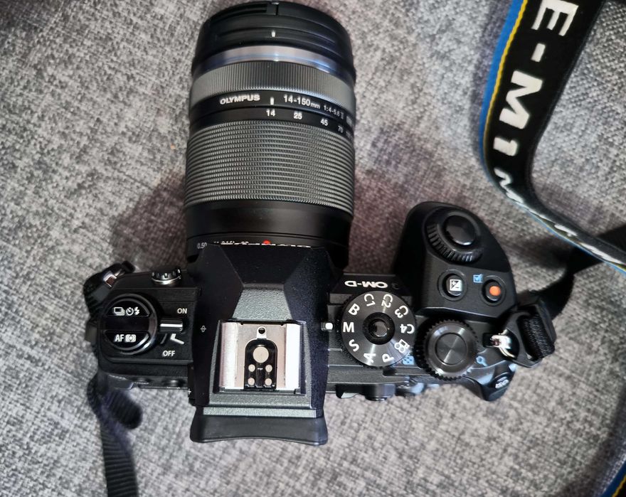Olympus Om-d E-M1 Mark III + obiectiv 14-150mm