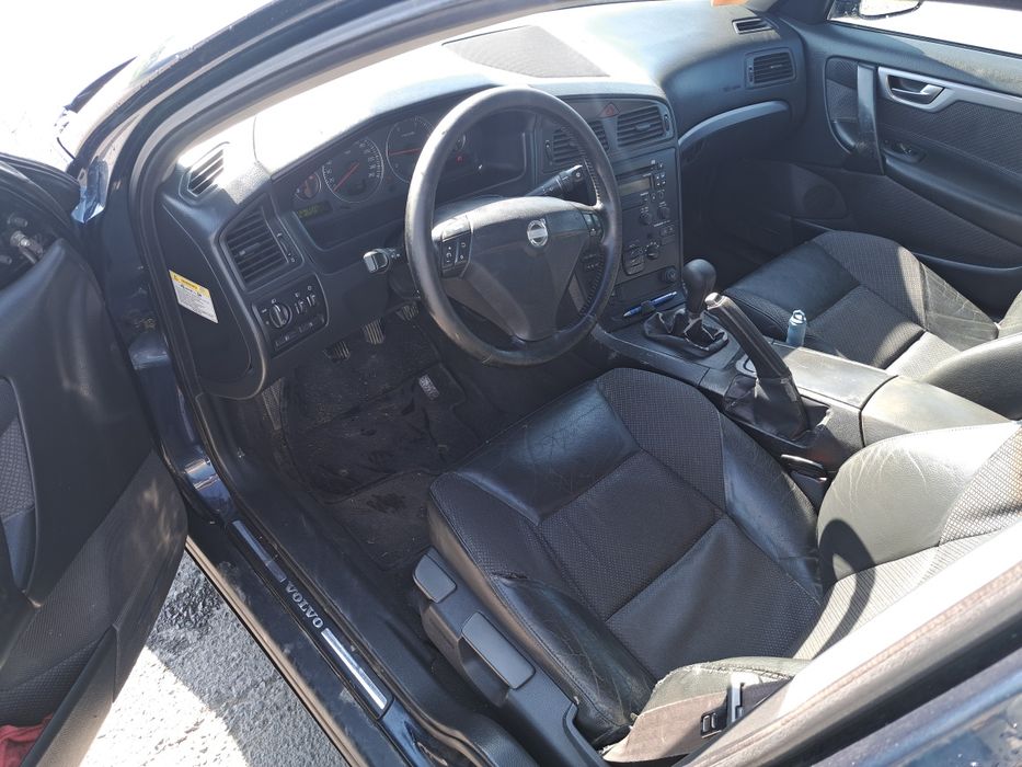 Vând Volvo S60 2.4D5