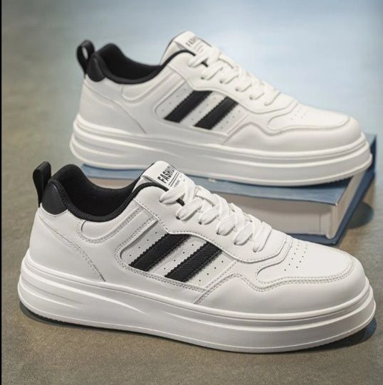 Кроссовки от бренда Adidas