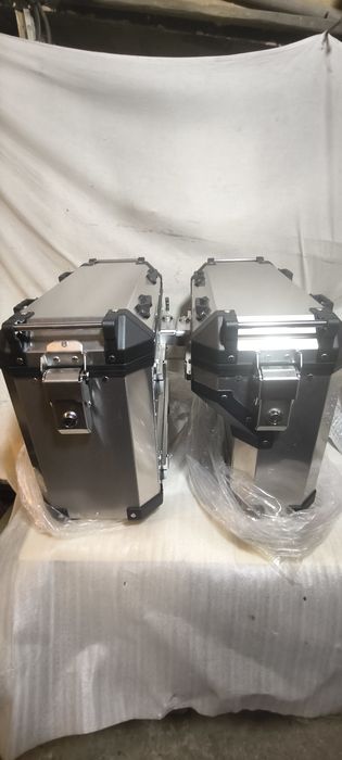 Алуминиеви куфари за Honda Africa Twin ADV 1100+стойки
