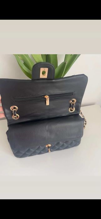 Geanta neagra medie