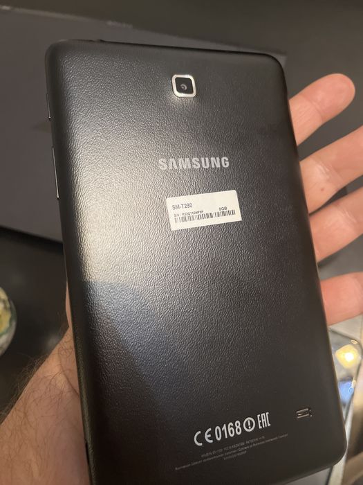 Планшет Samsung Galaxy Tab 4