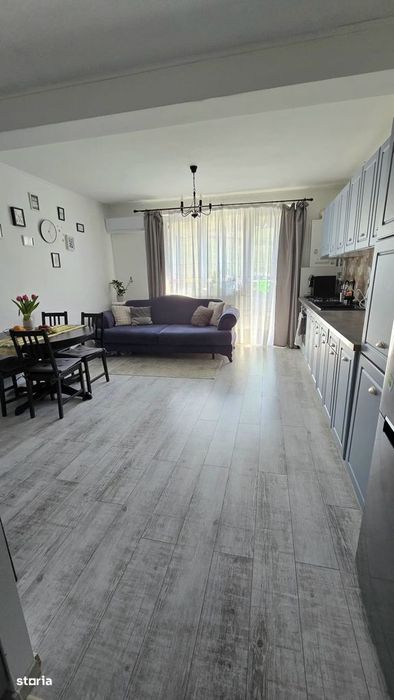 Apartament cu 3 camere, 59 mp, balcon, zona Teilor — fotografia 1