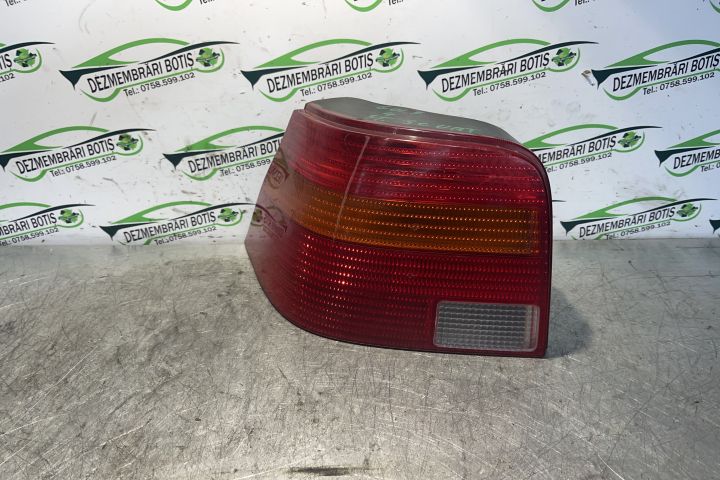Lampa / Tripla stop stanga pe aripa 1J6945257 Volkswagen VW Golf a 4-