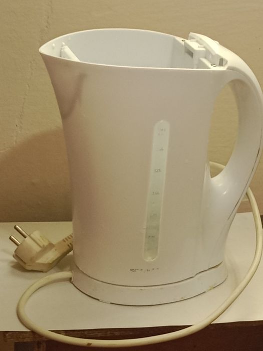 Продам электрочайник.