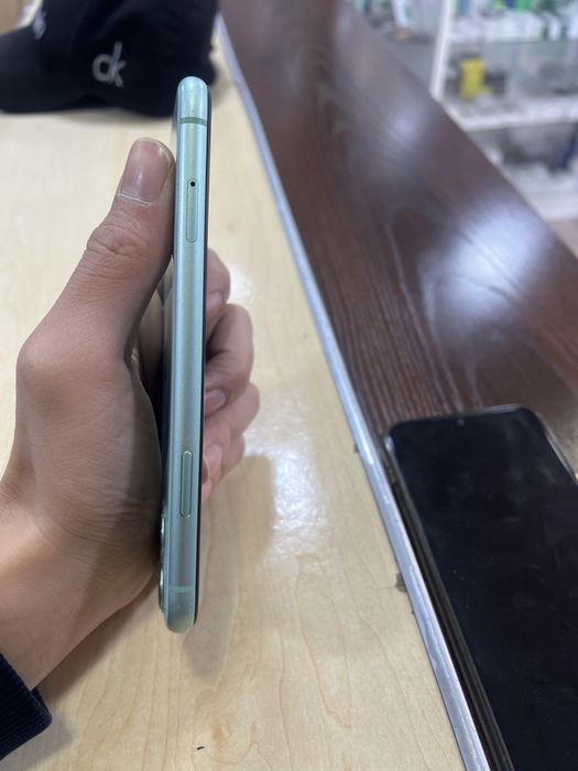 Iphone 11 128/gb srochna sotiladi