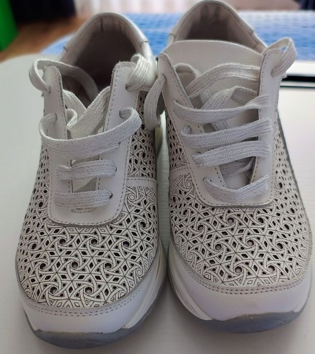 Маратонки 38 номер TENDENZ