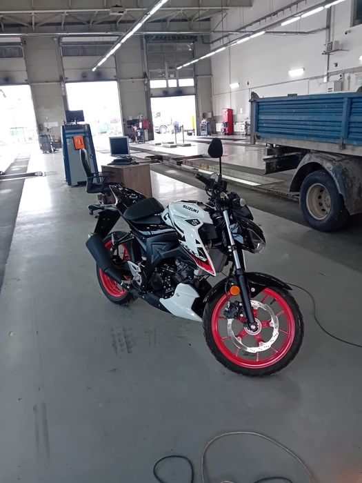 Suzuki gsx s125  2023  3.400km