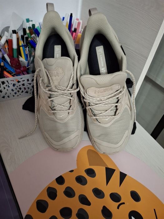Adidasi dama hoka