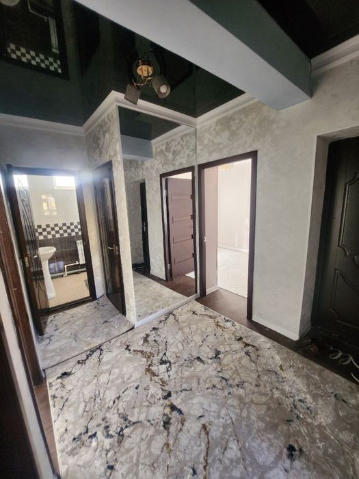 Срочно 3 хонали сотилади