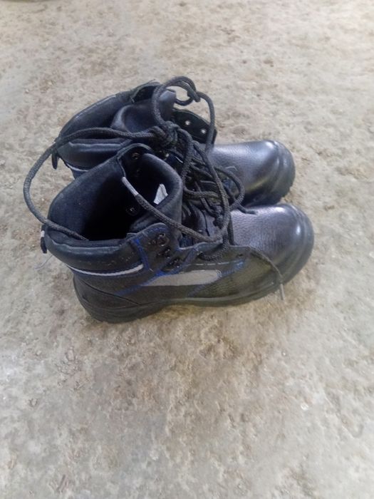 Рабочие сапоги 40 размера новый