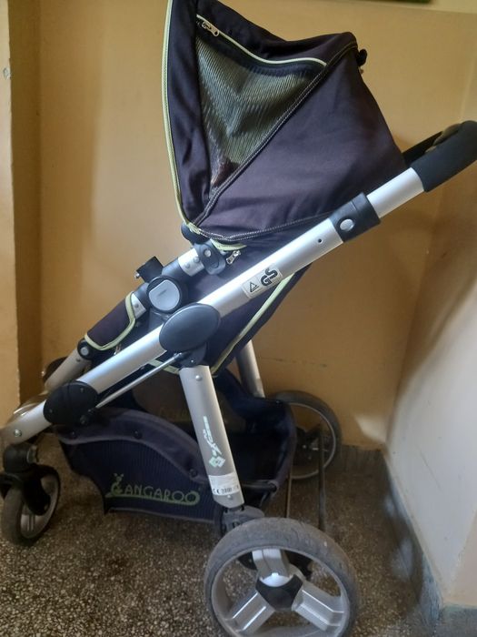 Детска количка Кангаро