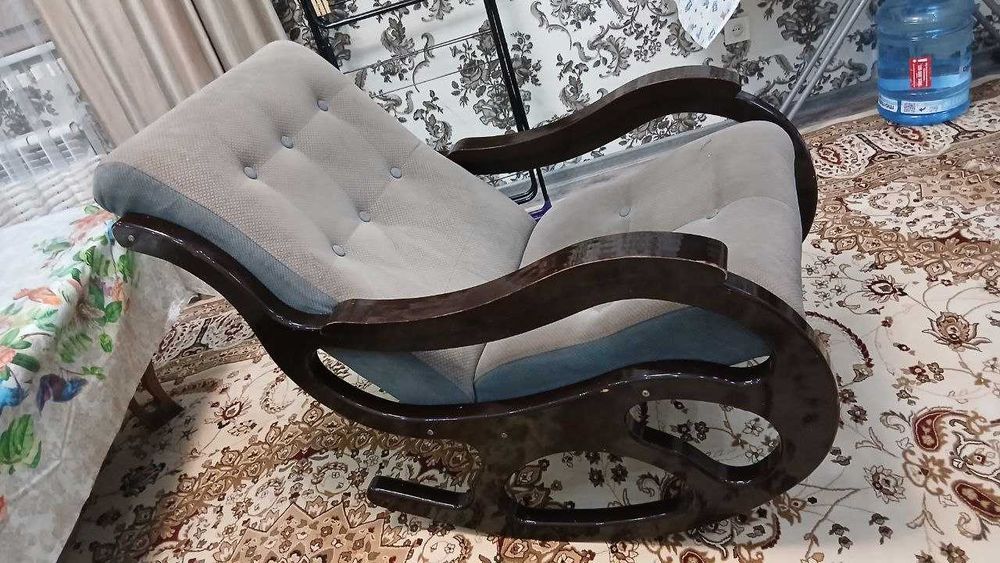 Кресло-качалка сотилади (б/у)